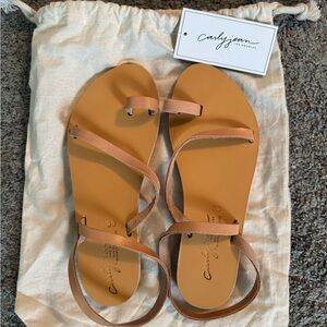 NWT Carly Jean Los Angeles Rhodes Sandals